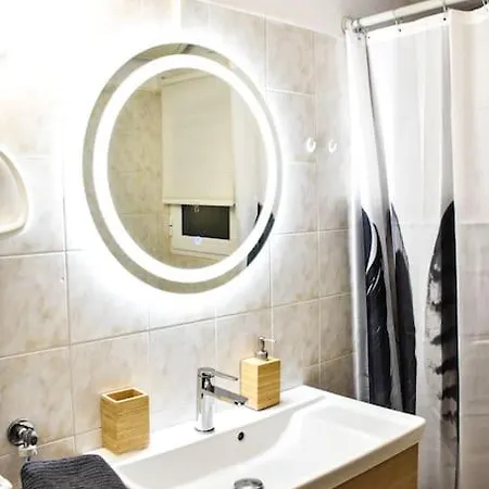 Apartment Newly Renovated-city Center